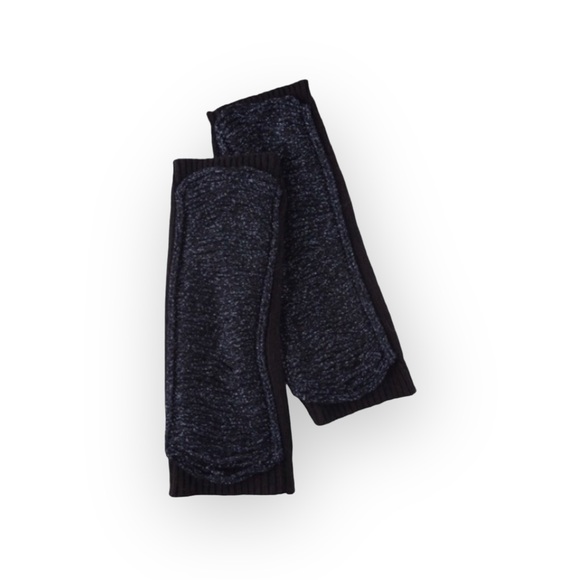 Rare: new Pencey 𖤐 Fringe Fingerless Gloves 𖤐 Black Metallic 𖤐 Edgy Chic Fun - Picture 3 of 16